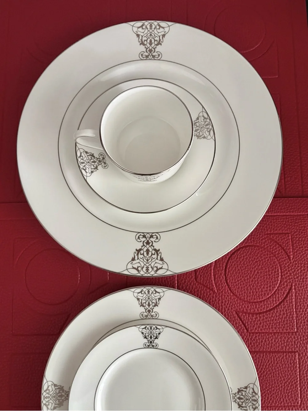 Vera Wang Imperial Scroll 5 piece Place setting NEW !  Wedgwood China! Silver